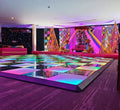 LED-dansegulv med 3D-speileffekt – modulbasert lyspanel