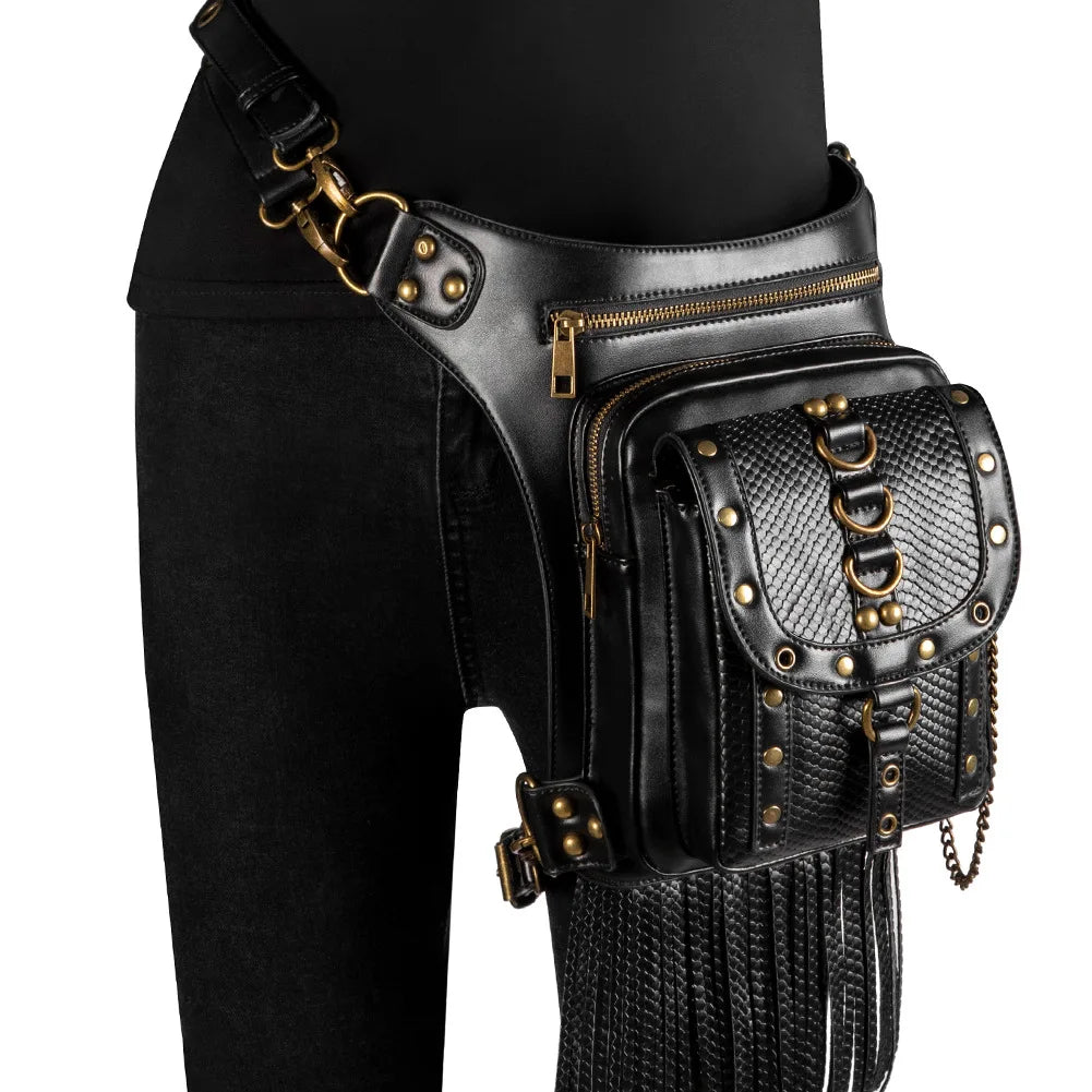 Belteveske i steampunk-stil med hodeskalle og kjededetaljer