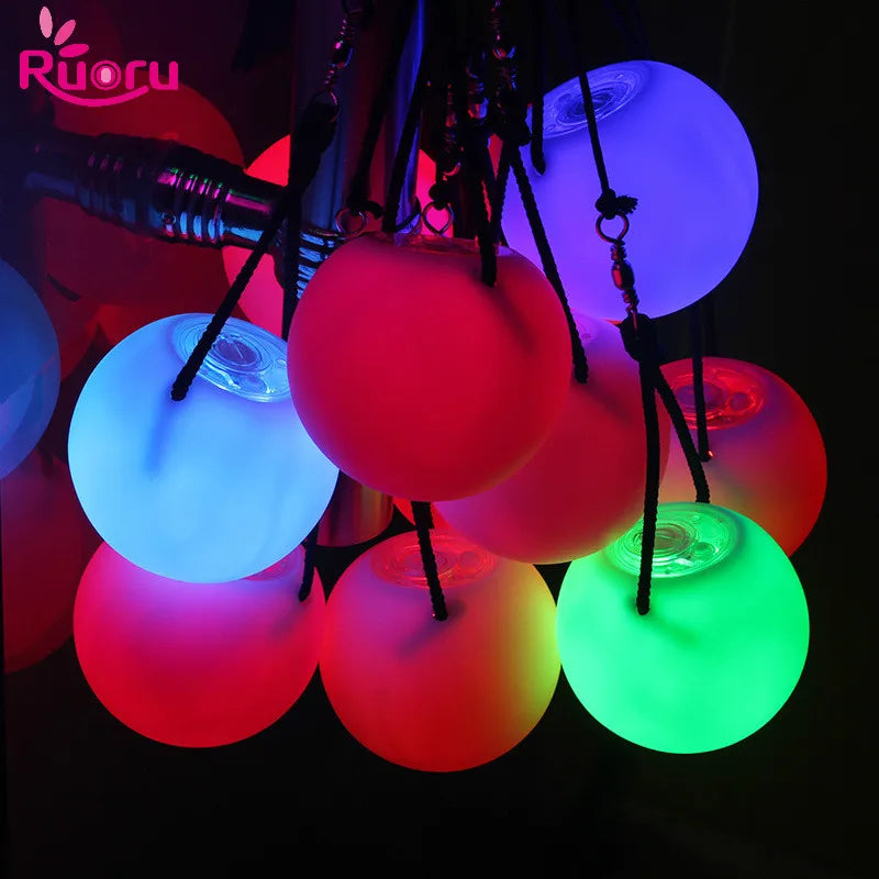 Ruoru 2 stykker = 1 par magedansballer RGB glød LED POI kastede baller til magedans håndrekvisitter sceneopptreden tilbehør